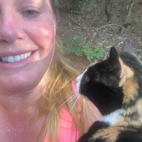 Meet your Posher, Amanda - Picture 7 of 8